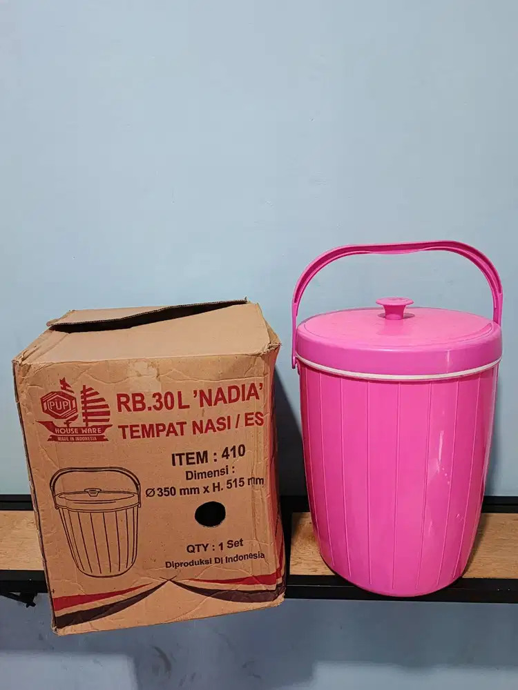 TERMOS/TEMPAT ES UKURAN 30 LITER WARNA PINK KONDISI BAGUS