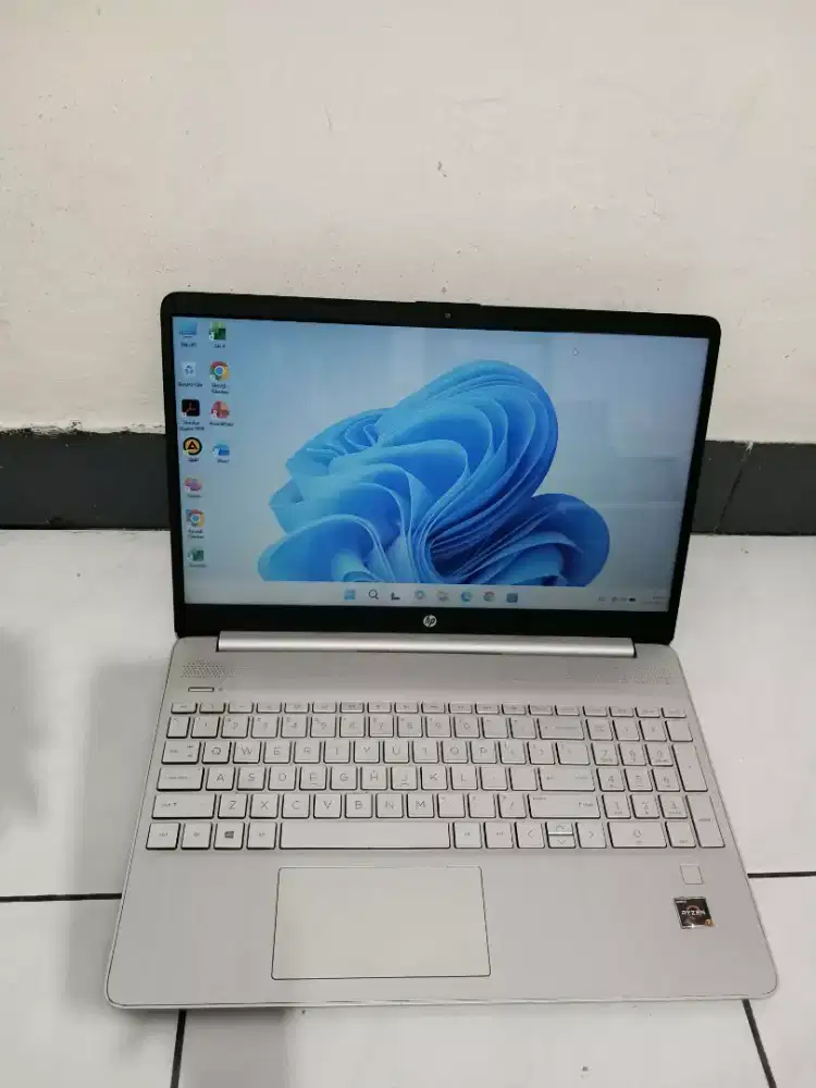 HP LAPTOP 15-ef087ms