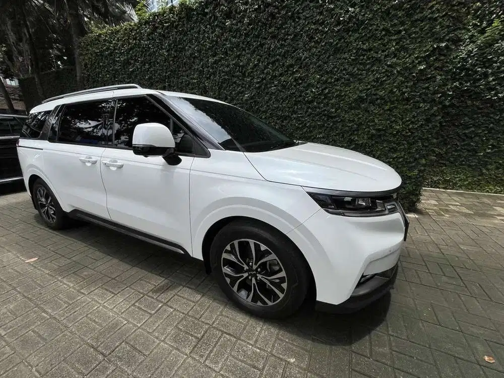 Kia Grand Carnival premiere 2022