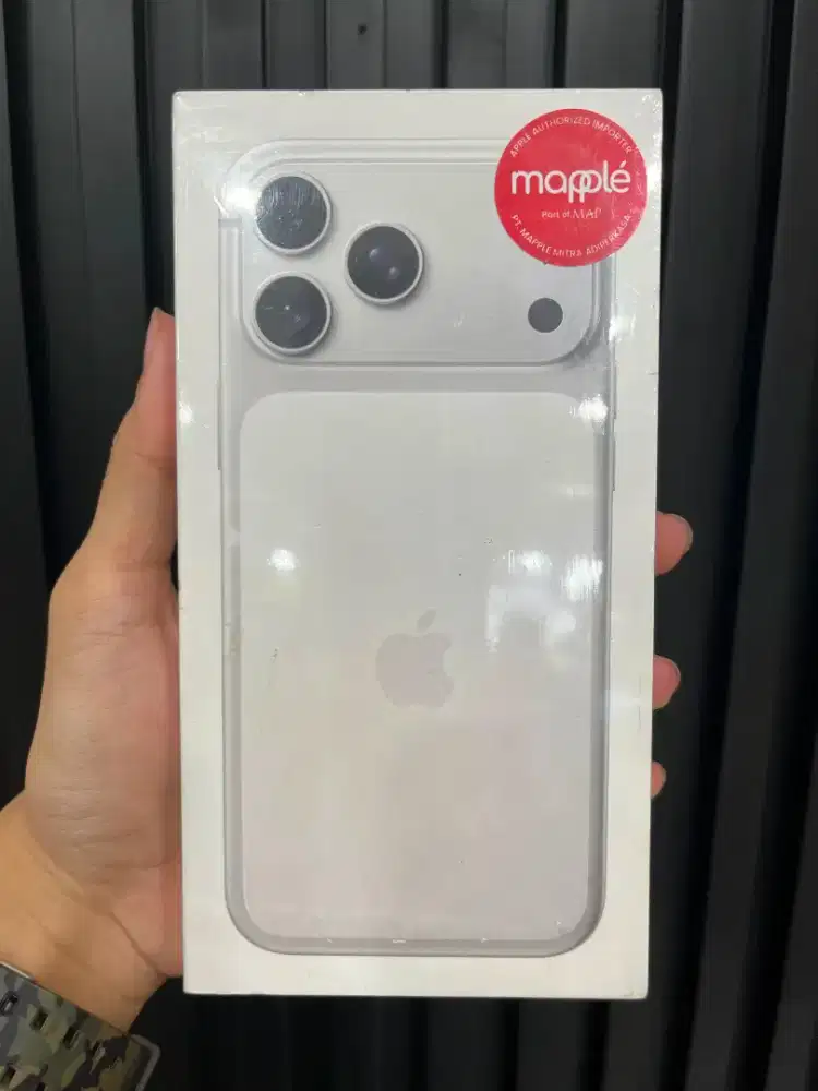 iPhone 17 Pro Max 256gb silver (BNIB)