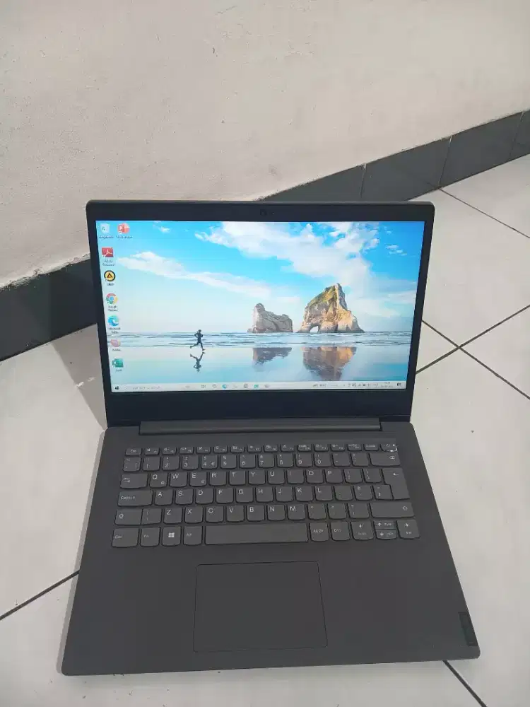 LAPTOP LENOVO V14-ILL
