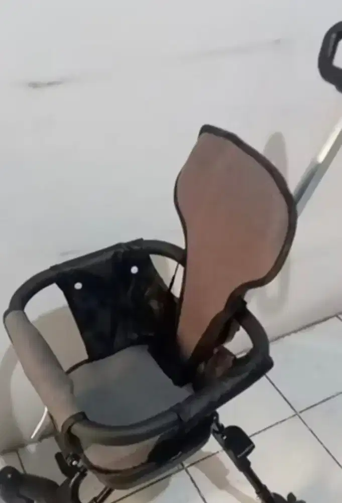 Stroller anak bagus seperti baru