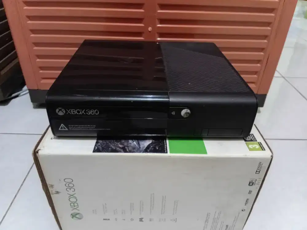 XBOX 360 Slim E (Versi Terupdate)
