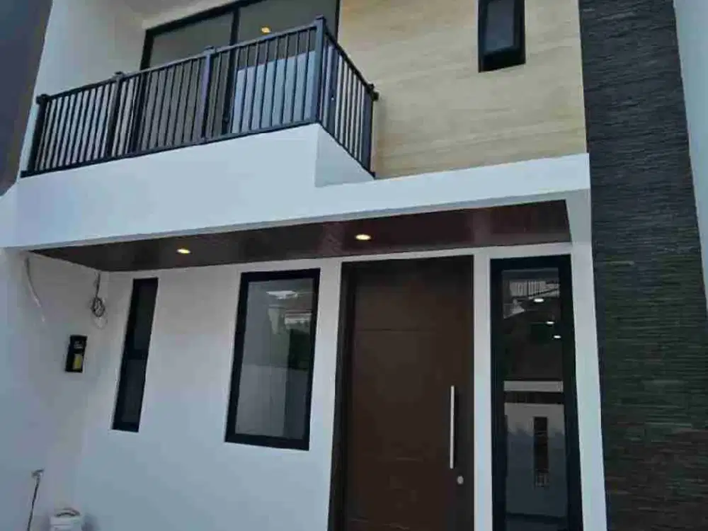 Dijual Rumah baru 2 lt 6 x 18 m2 Di Grisenda Pik Shm hadap Selatan 3+1 kt 3 km unfurnished, carport 2 mobil, habis renovasi, Siap huni, Survei & nego yuk!