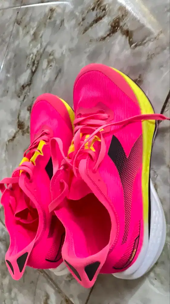 Jual sepatu diadora carbon