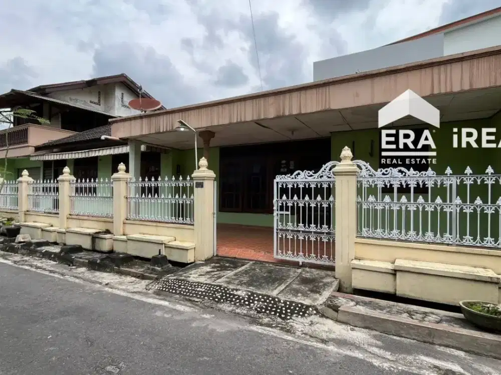 RUMAH DIJUAL DI COLOMADU DEKAT SUPERINDO JAJAR DAN KANTOR DPRD SOLO