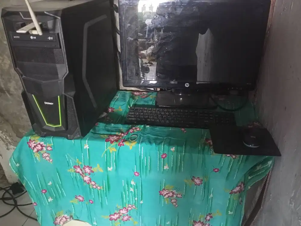 Di jual kondisi normal dan PC dan monitor 19 inc