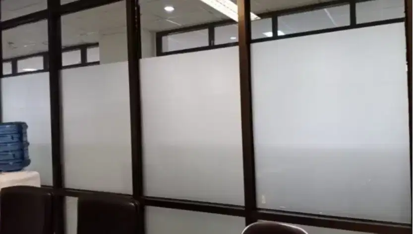 sticker kantor sandblast gedung kaca film cutting stiker rumah