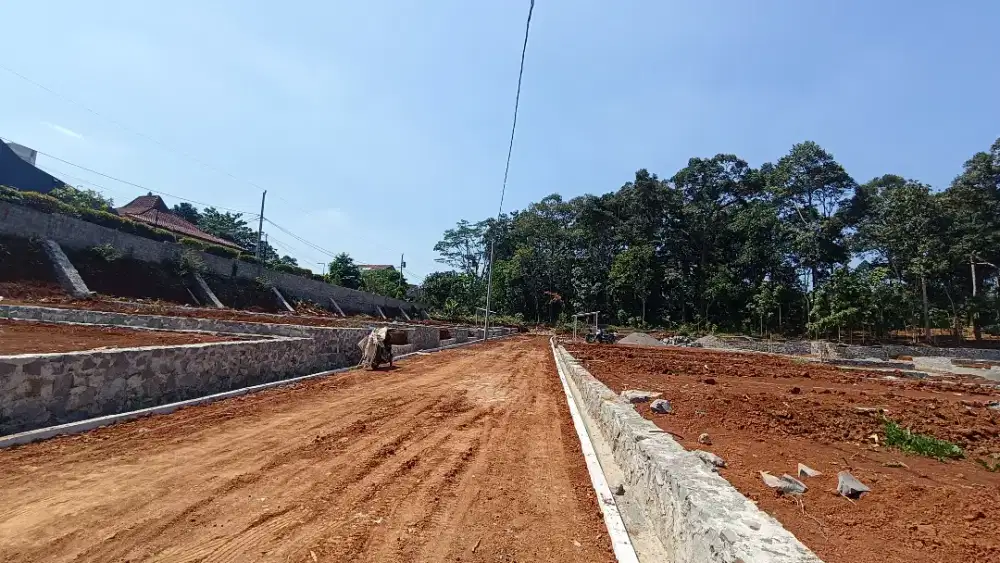 TANAH CIAMIK SELANGKAH KAMPUS UNNES SIAP BANGUN