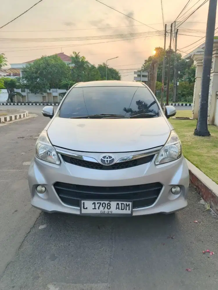 Toyota Avanza Veloz 1.5 matic 2012 silver