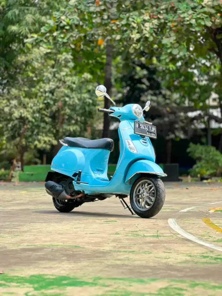 DIJUAL PIAGGIO VESPA LX 125 IGET LED THN 2021 PERFECT CONDITION