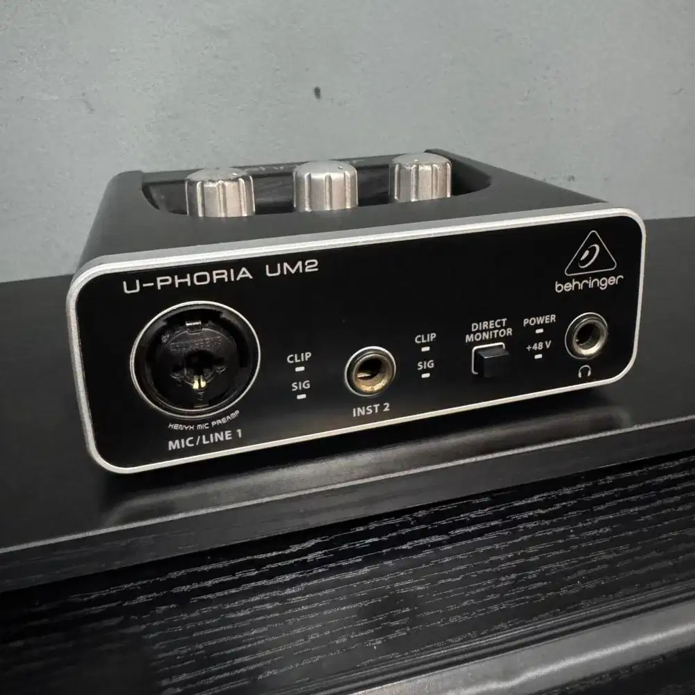 Behringer U-Phoria UM2 USB Audio Interface