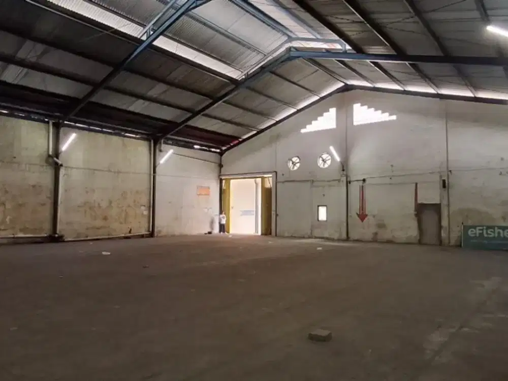 Disewakan gudang + Kantor  siap pakai jalan utama Gatsu Timur Bali