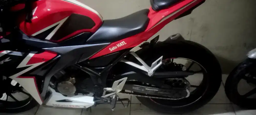 Motor CBR 150R  minat cath