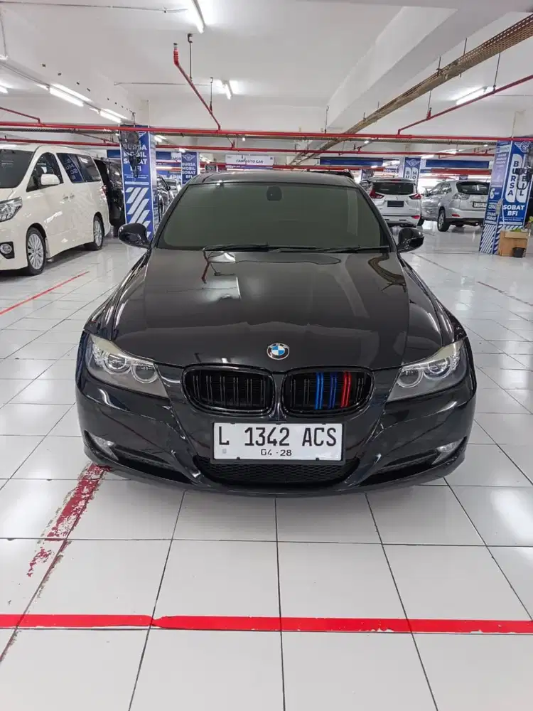 BMW 320i E90 2011 hitam
