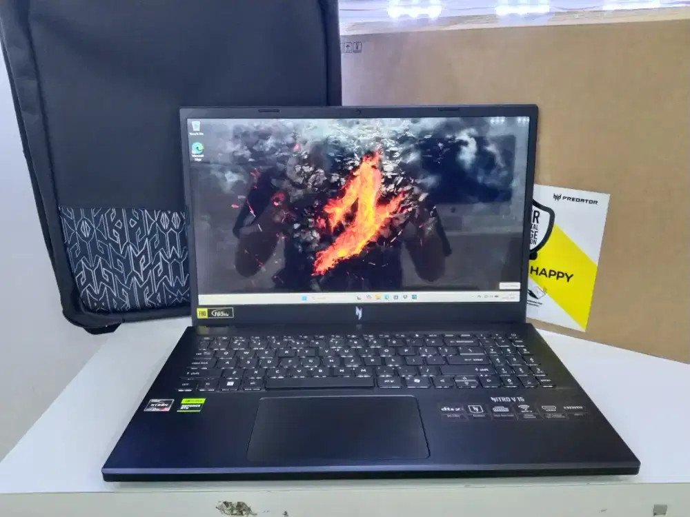 Acer Nitro V15 
Ryzen 5 6600H/RAM 8GB/SSD 512GB/RTX 2050 4GB/15,6