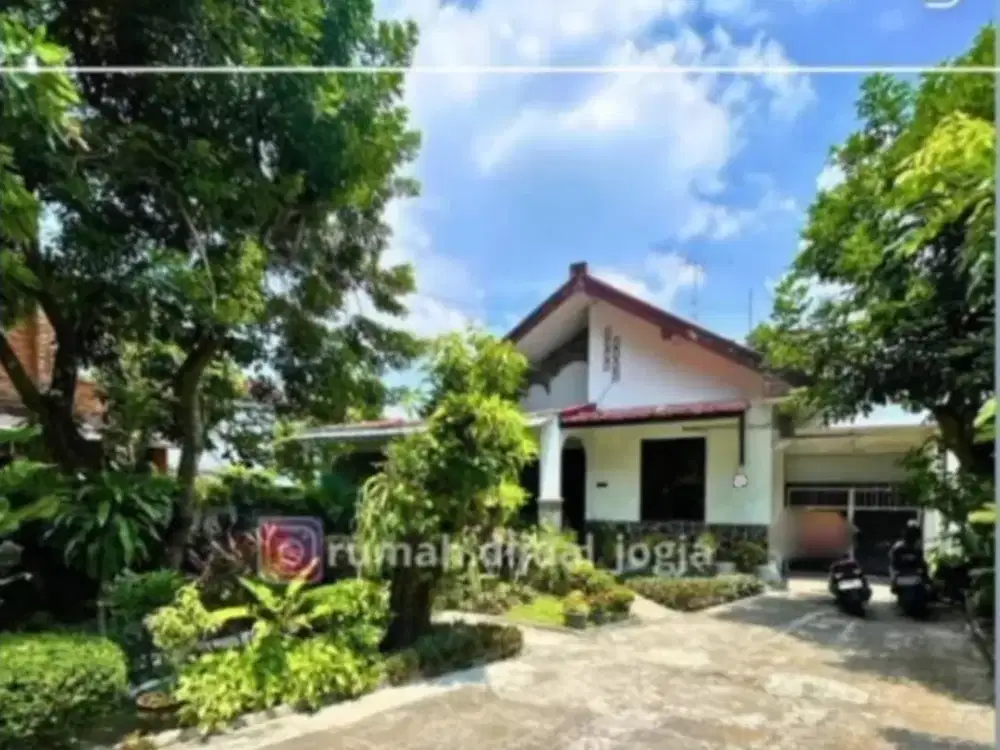 Rumah Besar Mangku Jalan Utama di Warungboto Umbulharjo