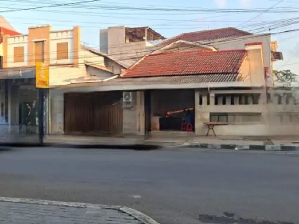 Rumah Luas Tengah Kota Dekat Gajahmada Semarang A5468