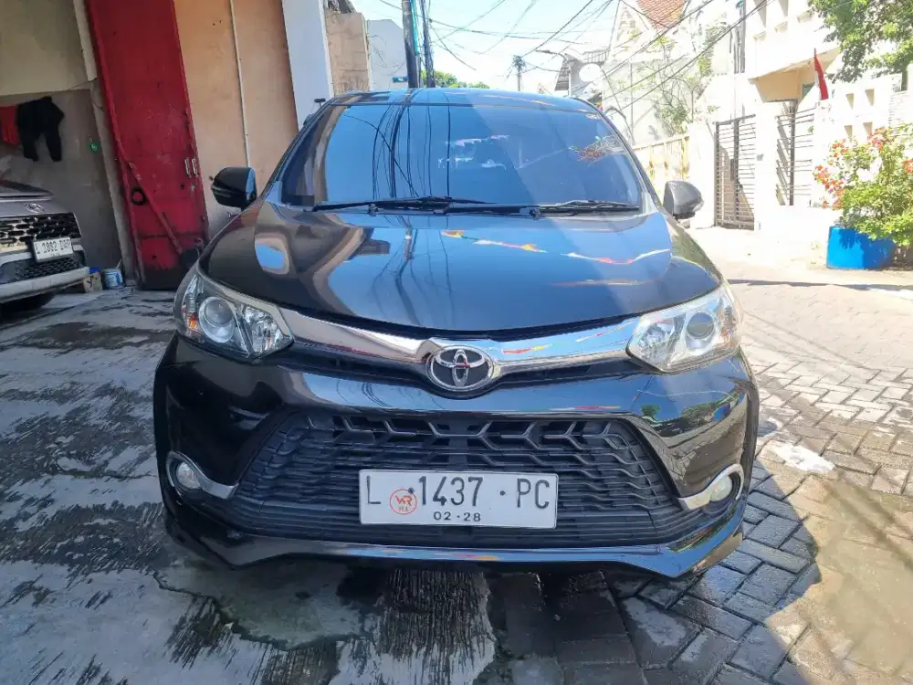 TOYOTA AVANZA 1.5 VELOZ A/T 2017 HITAM
