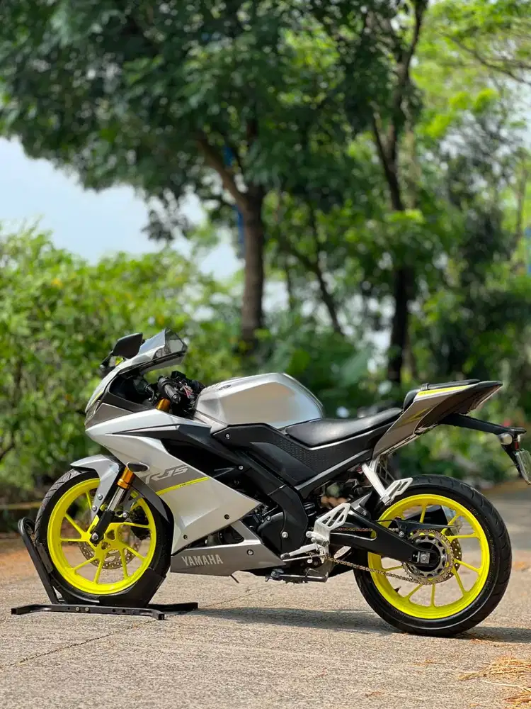YAMAHA R15 V3 SILVER 2021 KM RENDAH PAJAK HIDUP FULL MULUS