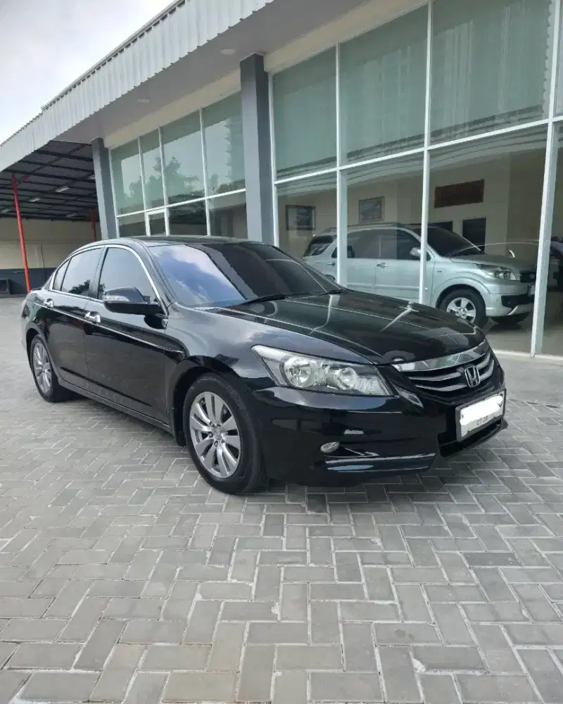 Dijual Honda Accord VTi AT 2011