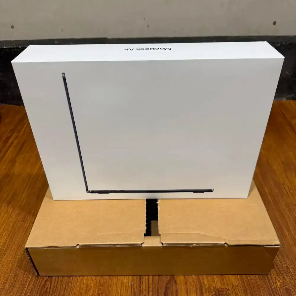 Macbook air m5 13 inch ram 16gb ssd 512gb ibox baru masih segel