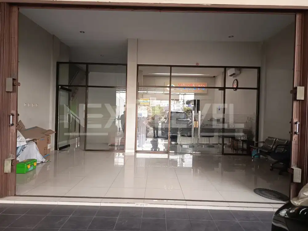 Disewakan ruang usaha pinggir jalan raya penggilingan