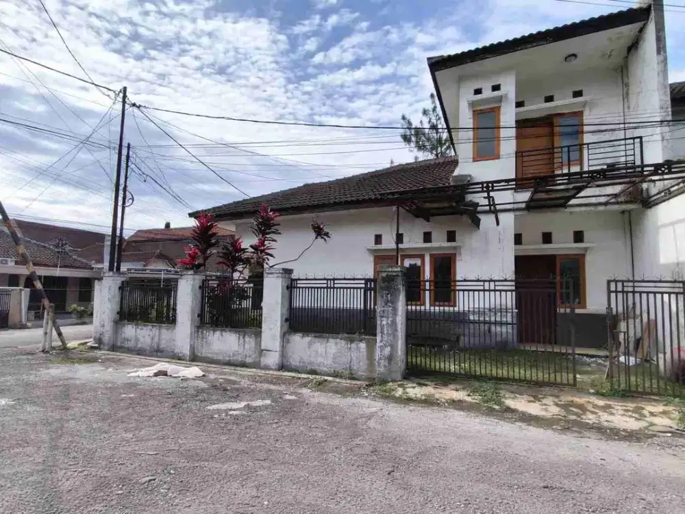 Rumah 2 lantai di Jalan Utama Cijawura Girang akses Sukarno Hatta langsung