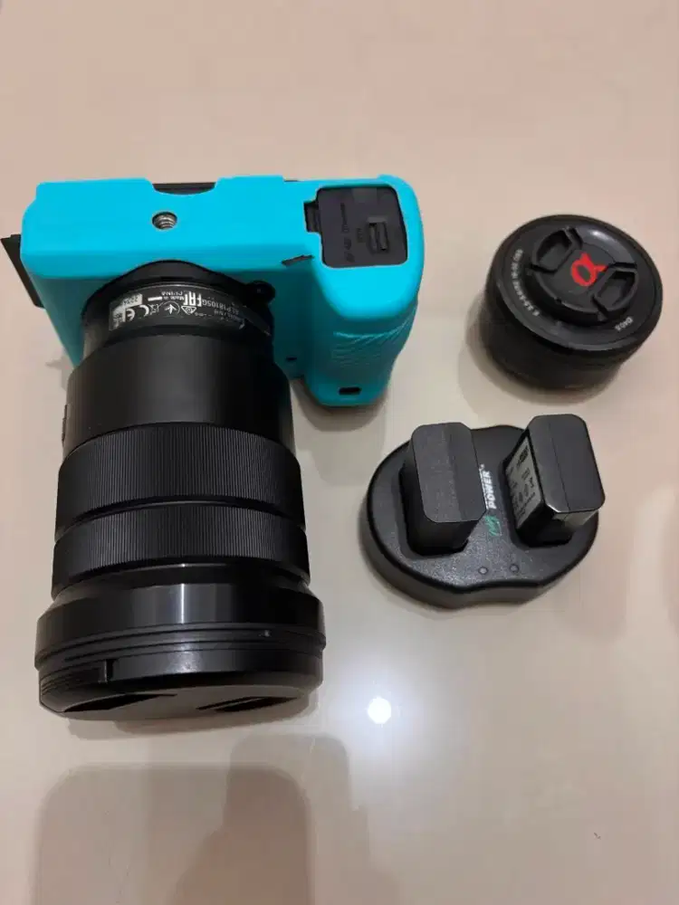 Kamera Sony A6500 + Lensa kit + Lensa Profesional
