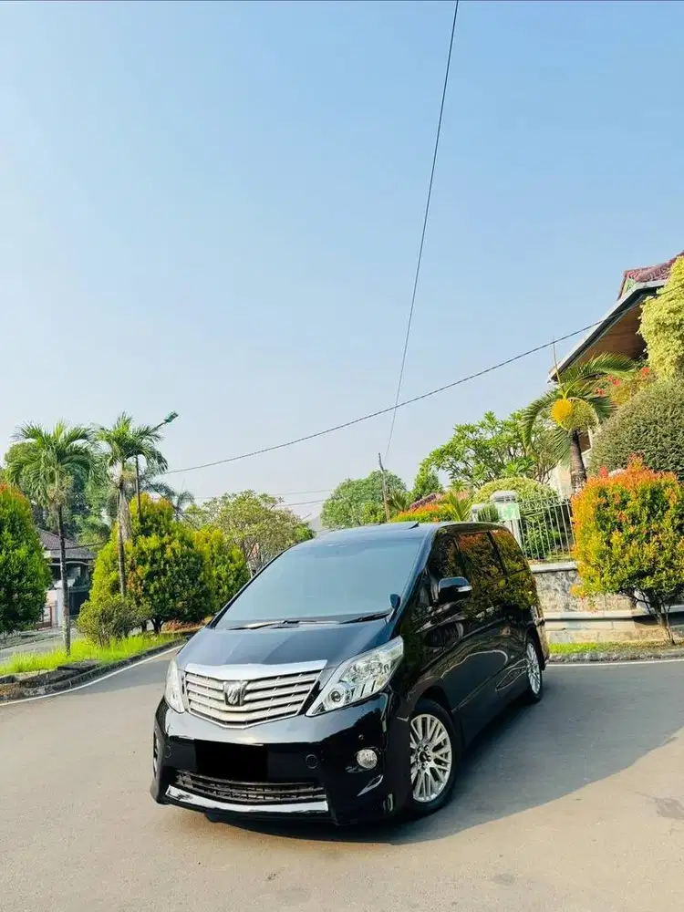 Toyota Alphard S Sunroof CBU Low KM