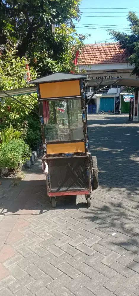 Rombong siap jualan