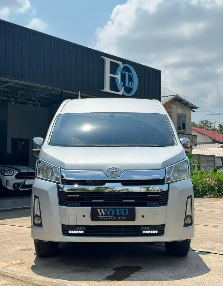 [ KM 21rb ] Toyota Hiace Premio 2.8 Turbo Diesel MT 2020