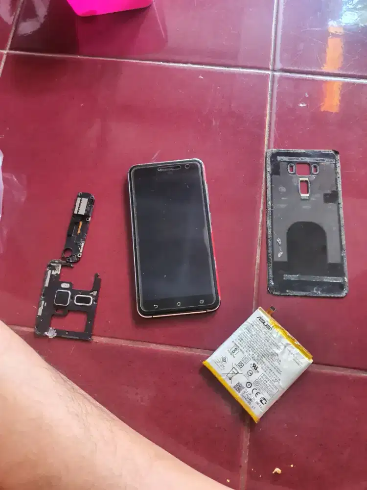 Asus zenfone sesuai foto