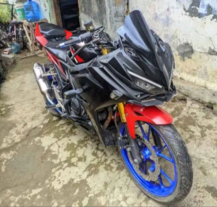 Semoga cepet laku karna butuh,,Jual CBR 150 tahun 2020