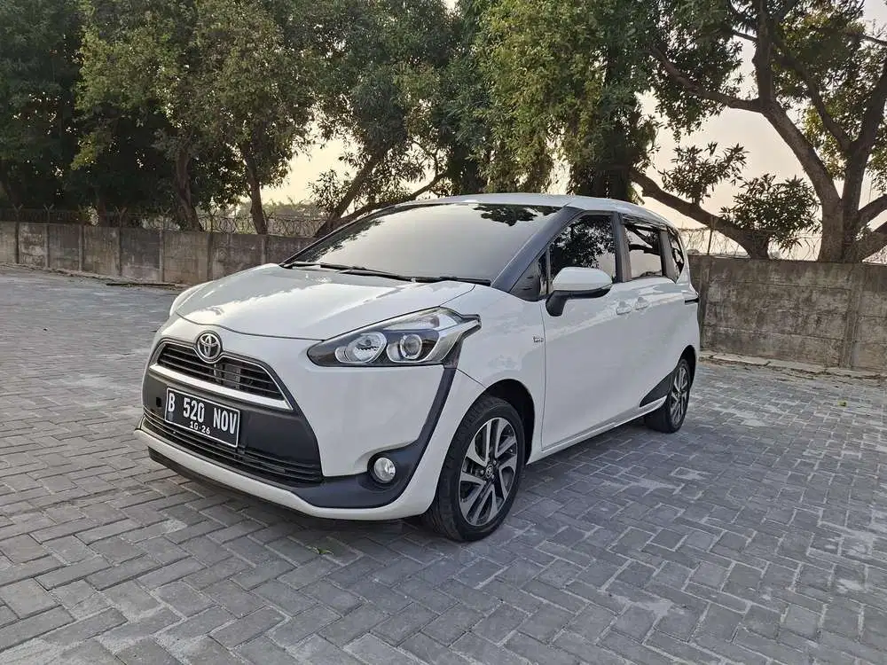 [MURAH] Toyota Sienta V AT 2016, Putih