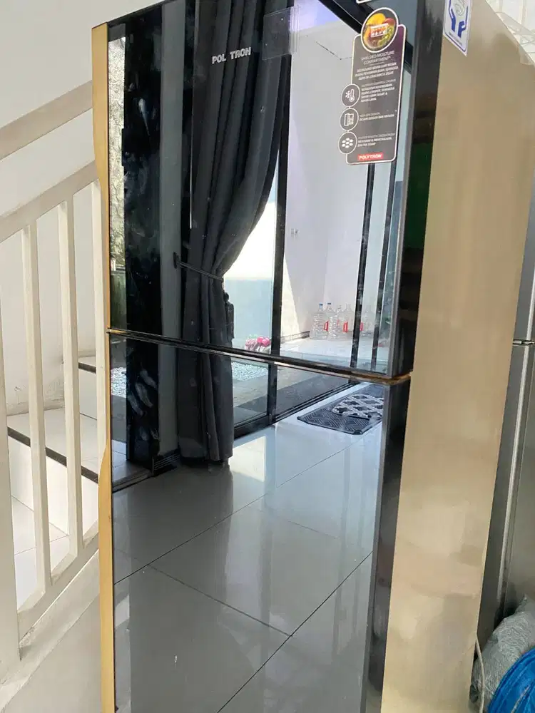 Kulkas 2 Pintu Polytron Belleza (Glass Door)