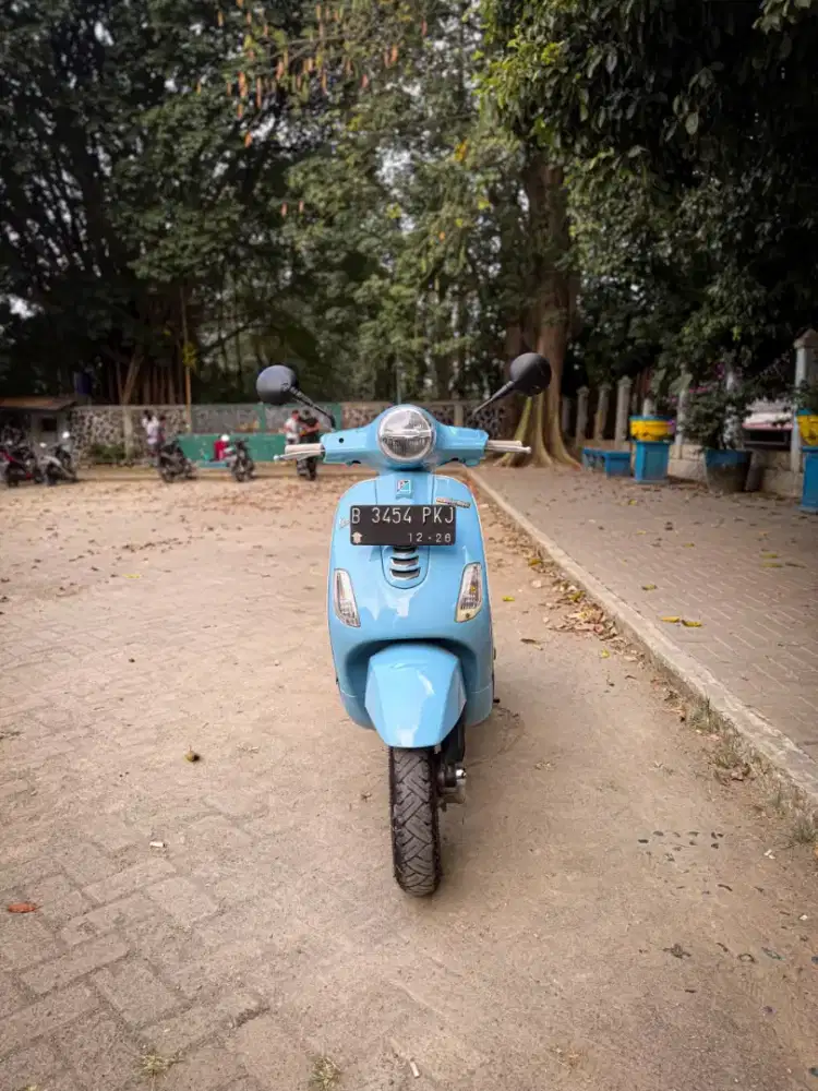 VESPA LX 125 IGET 2021 BIRU - TERMURAH SEINDONESIA