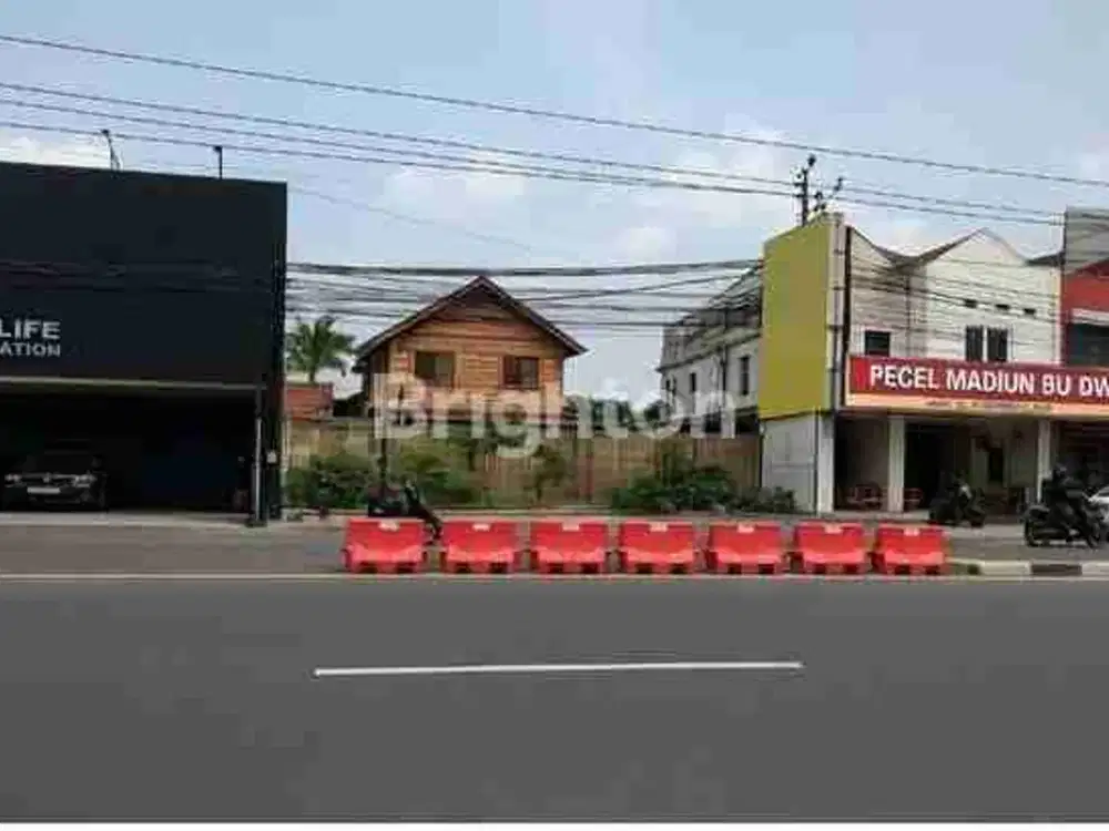 DIJUAL TANAH PREMIUM DI SEBRANG PLAZA AMBARUKMO JL LAKSDA ADISUCIPTO (JL SOLO) YOGYAKARTA