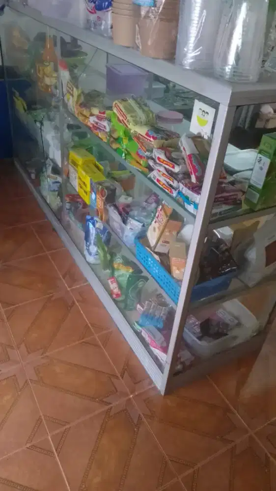 DIJUAL ETALASE KACA TOKO