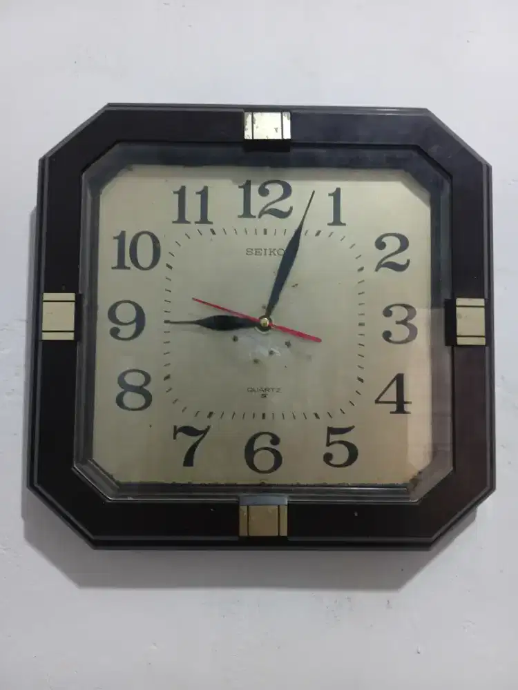 Jam dinding lama seiko quartz