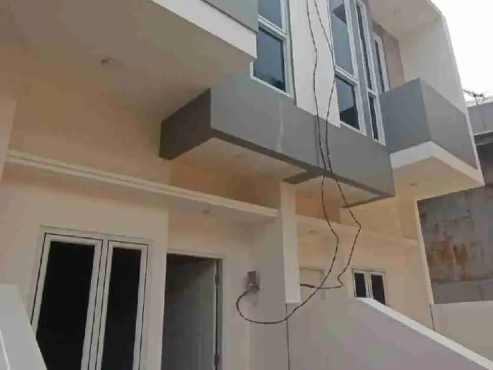 Rumah baru, kayu manis Matraman di jual murah Shm