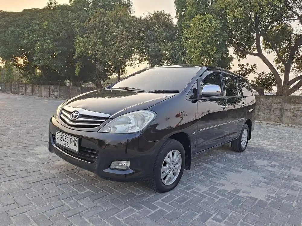 [MURAH] Toyota Innova V Bensin AT 2010, Hitam
