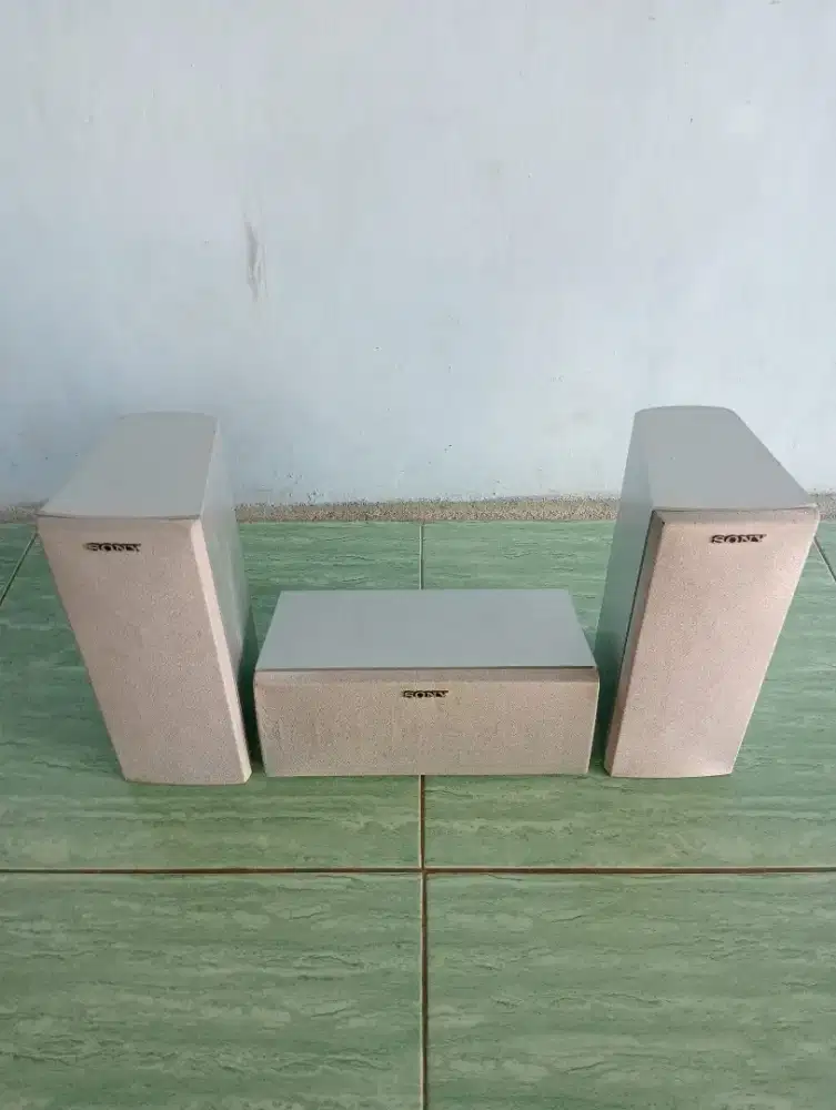 Speaker satelit sony