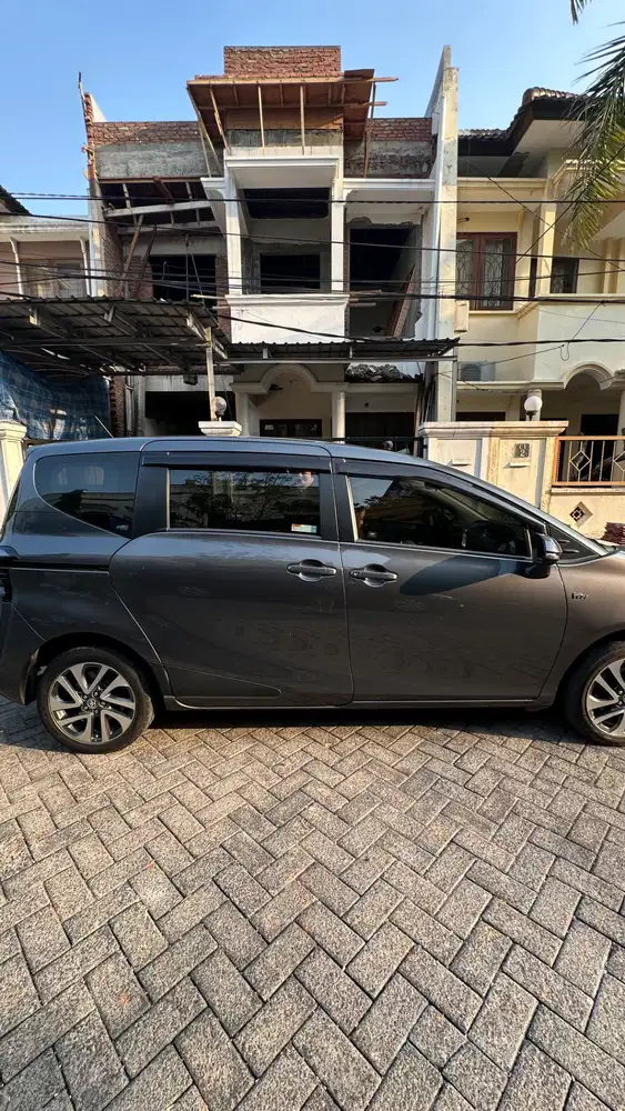 Sienta manual type V 2016 grey metalic