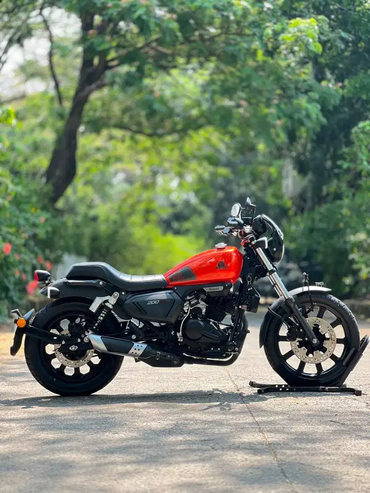 LOOK VINTAGE! BENELLI MOTOBI EVO 200 ORANGE 2024 KM 5K PAJAK ON MULUS