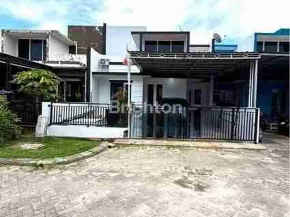 DISEWAKAN RUMAH SEMIFURNISH SIAP HUNI DALAM PERUMAHAN DAUN VILAGE