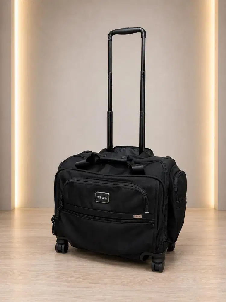 TUMI Alpha 4 Wheeled Compact Duffel Original warna hitam.
