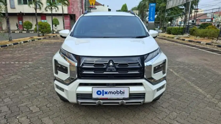 Garansi 1 Th - Mitsubishi Xpander 1.5 Cross Premium Package Bensin AT