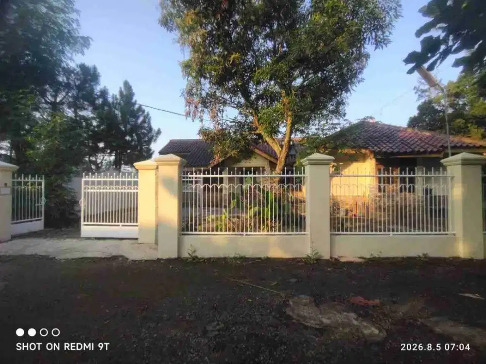 Rumah Luas Dan Asri Lingkungan Nyaman Area Cikutra Kota Bandung