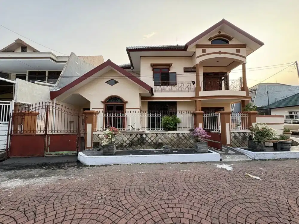 2104. Sewa Rumah Mewah 2 Lantai Nirwana Surabaya Timur